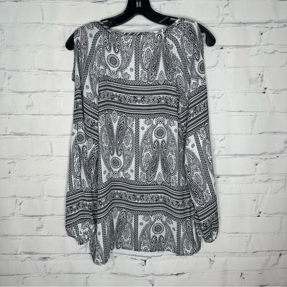 Daniel Rainn small gray cold shoulder top - Picture 2 of 6